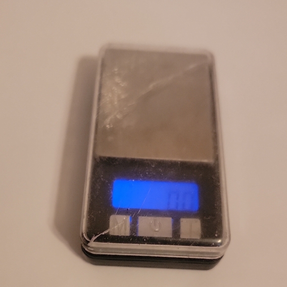 Portable Digital Scale with Blue Display - Picture 6 of 6